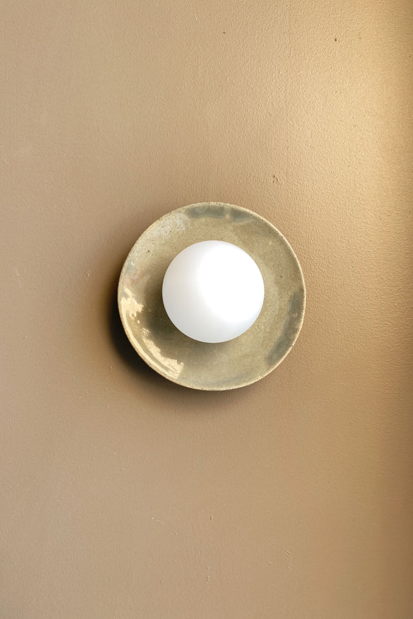 LUME WALL LIGHT IN OLIVE